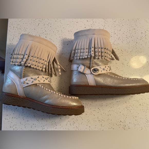 Coach Fringed Shearling-lined studded boots - Picture 10 of 11